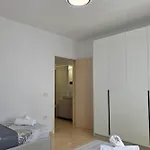 아파트 Sea View In 100 - Happy *