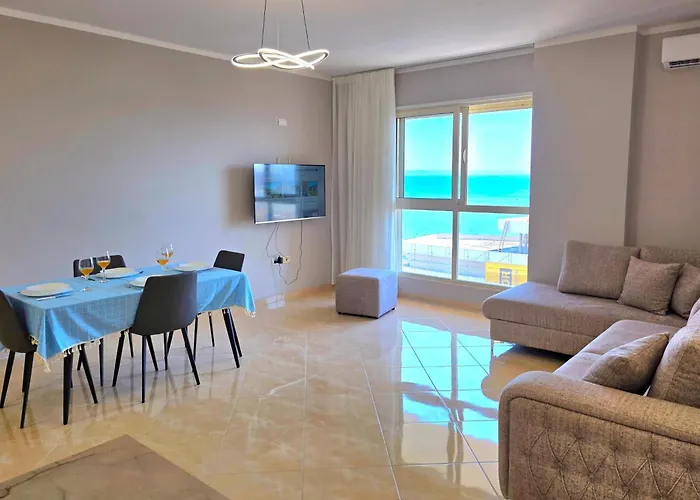 Sea View In 100 - Happy